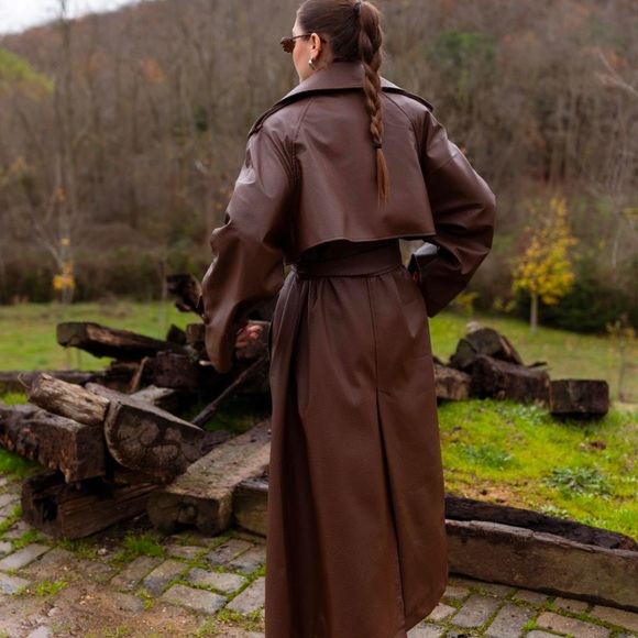 Elegant Brown Women's Trench Coat - Picture 3 of 5